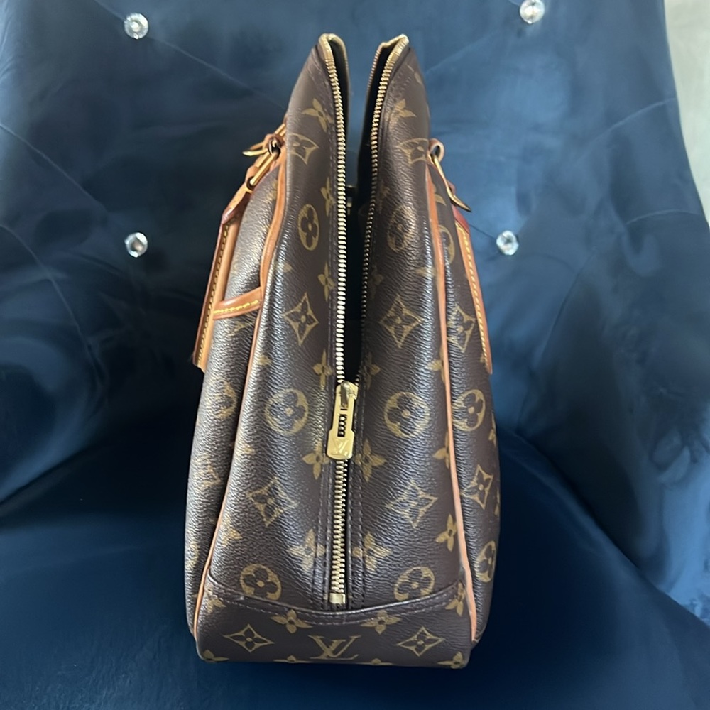 *SALE* Louis Vuitton Deuville Bag - Picture 3 of 8